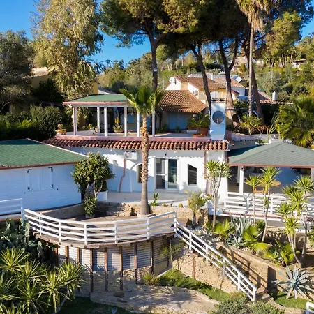 Charming And With Pool And Garden - Praialonga Bed and breakfast *