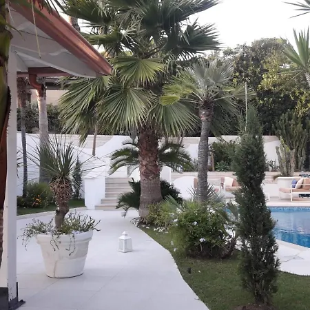Bed and breakfast Charming And With Pool And Garden - Praialonga