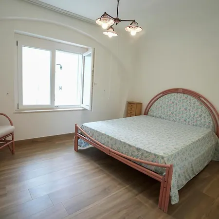 Bed and breakfast Charming And With Pool And Garden - Praialonga *