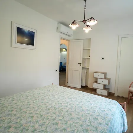 Bed and breakfast Charming And With Pool And Garden - Praialonga *