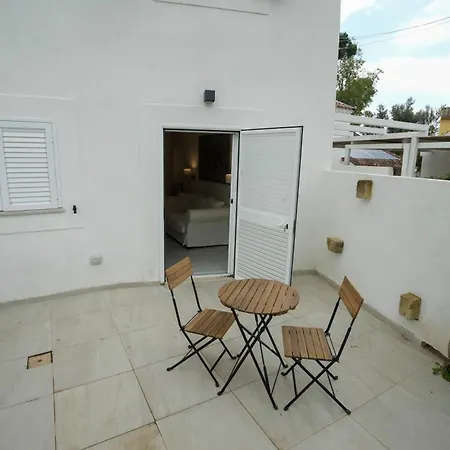 Charming And With Pool And Garden - Praialonga Bed and breakfast *
