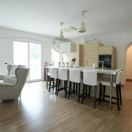 Charming And With Pool And Garden - Praialonga