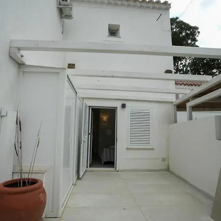 Bed and breakfast Charming And With Pool And Garden - Praialonga
