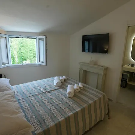 Charming And With Pool And Garden - Praialonga
