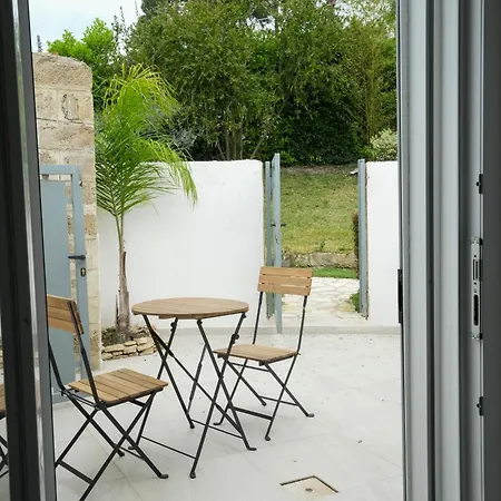 Charming And With Pool And Garden - Praialonga Bed and breakfast