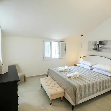 Charming And With Pool And Garden - Praialonga Bed and breakfast *