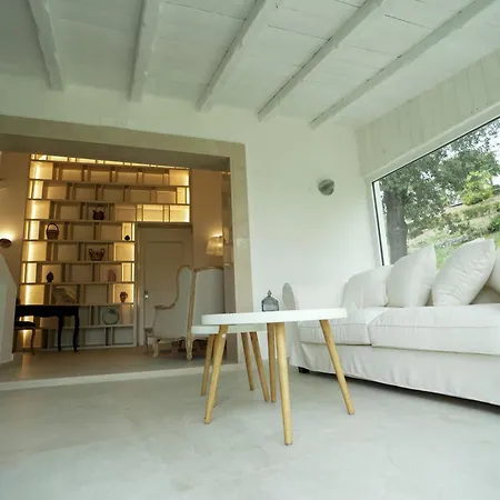 Charming And With Pool And Garden - Praialonga