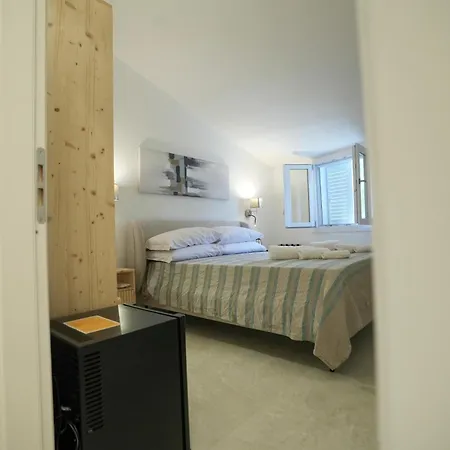 Praialonga With Pool And Garden 4* لا كاستيلا