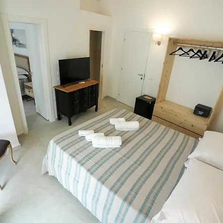 Praialonga With Pool And Garden 住宿加早餐酒店 4*