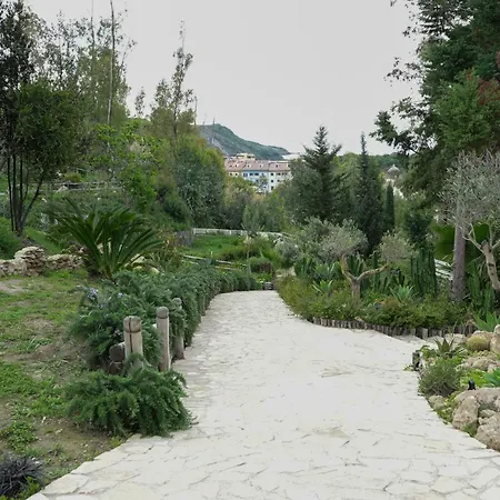 فندق مبيت وإفطار Praialonga With Pool And Garden 4*