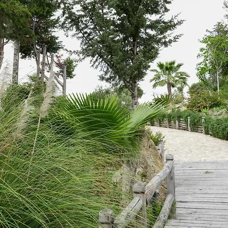 Charming And With Pool And Garden - Praialonga