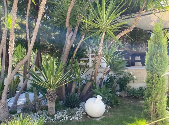 Praialonga With Pool And Garden 住宿加早餐酒店 4*