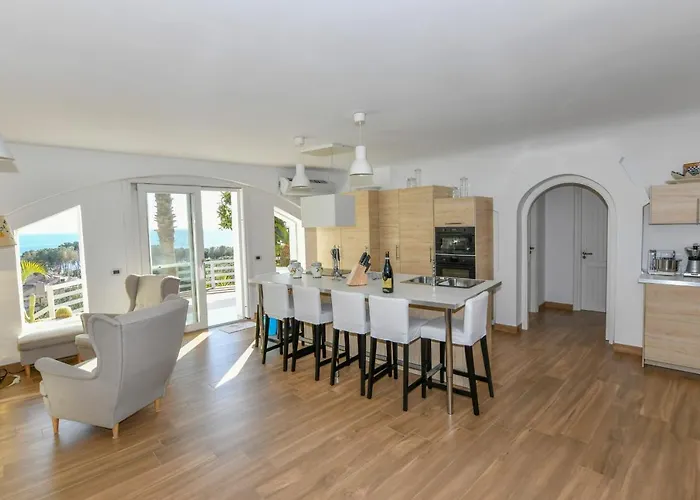 Praialonga With Pool And Garden Bed & Breakfast Le Castella (Calabria)