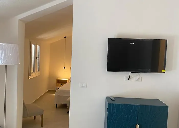 Praialonga With Pool And Garden Bed & Breakfast