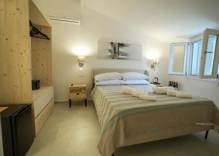 Praialonga With Pool And Garden Bed & Breakfast