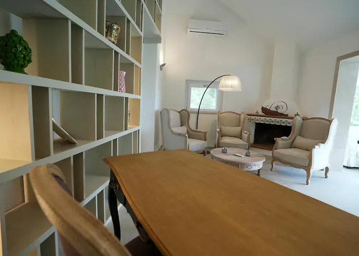 Praialonga With Pool And Garden 住宿加早餐酒店 4*